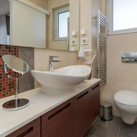 Deep Blue Luxury Theseus - Private Jacuzzi - Sea View