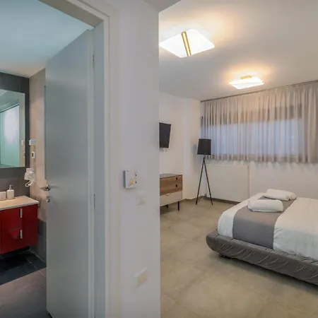 Deep Blue Luxury Theseus - Private Jacuzzi - Sea View *
